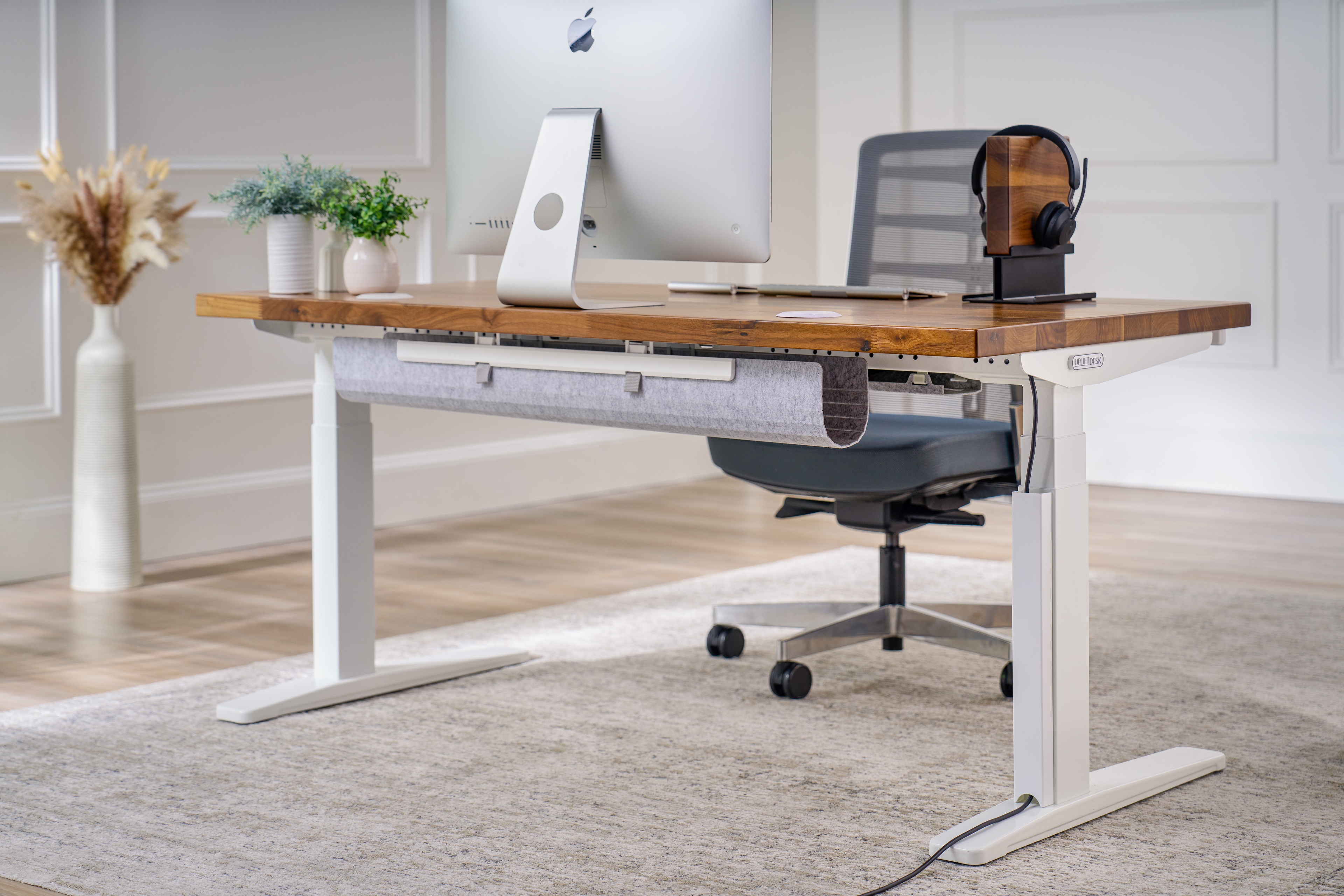 Uplift Standing Desk