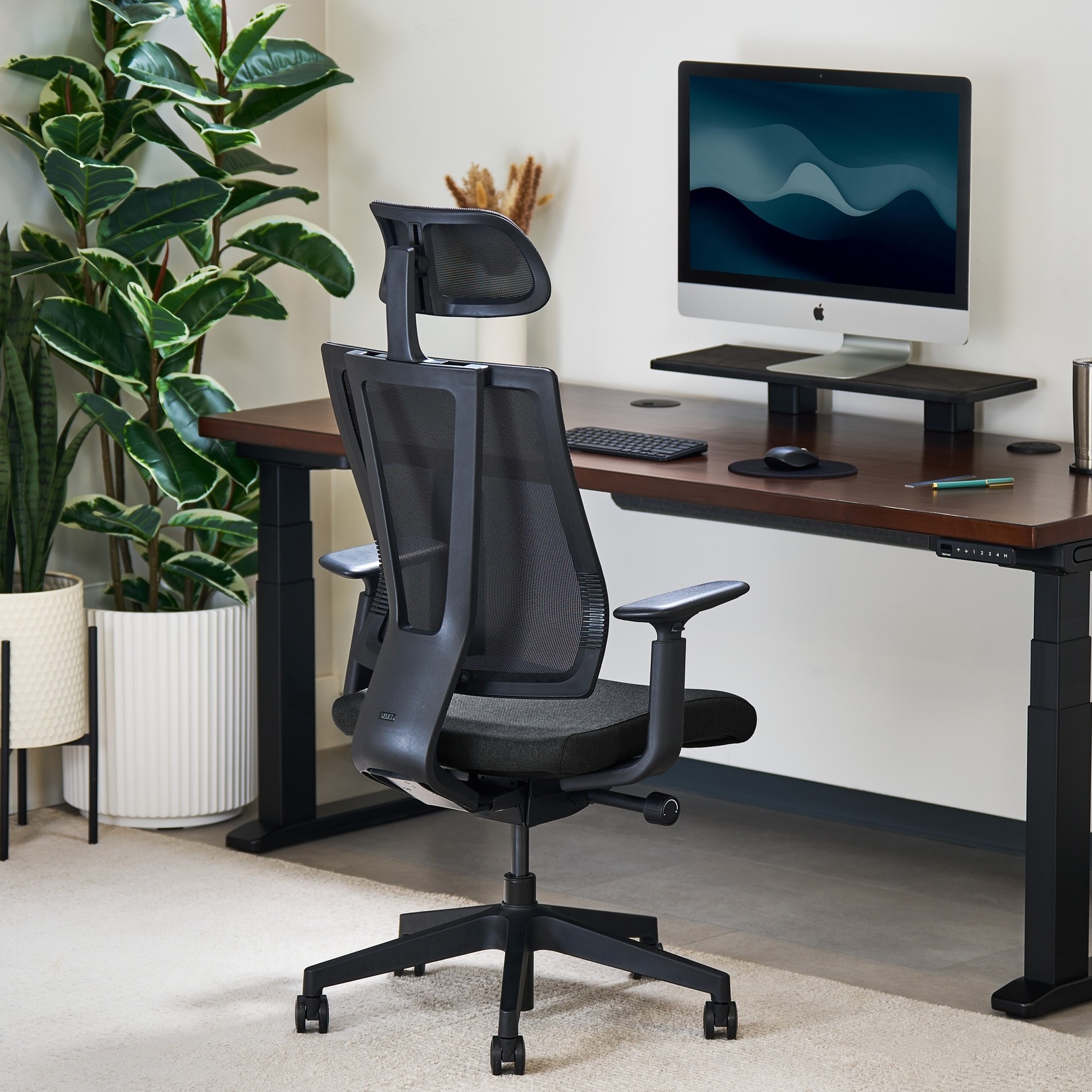 Monitor stand by UPLIFT Desk