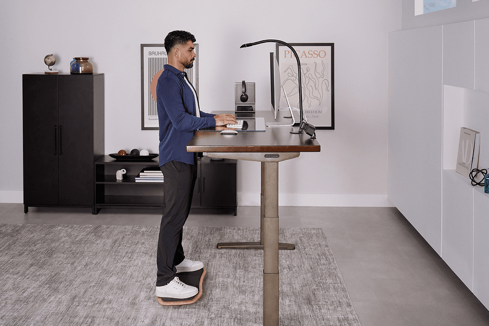 Swing Laptop Sit/Stand Workstation | UPLIFT Desk