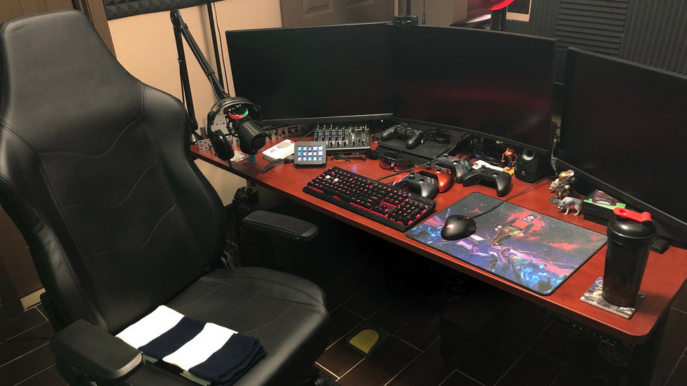 Gaming Desk | UPLIFT Desk
